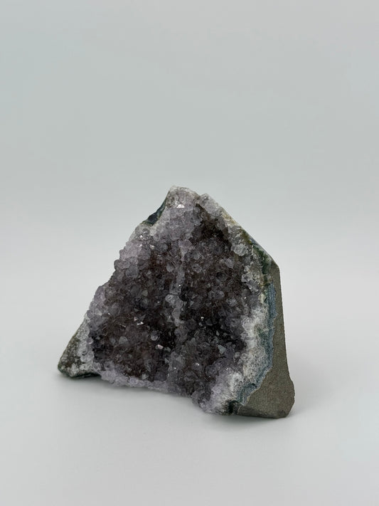 Druzy Amethyst Cutbase