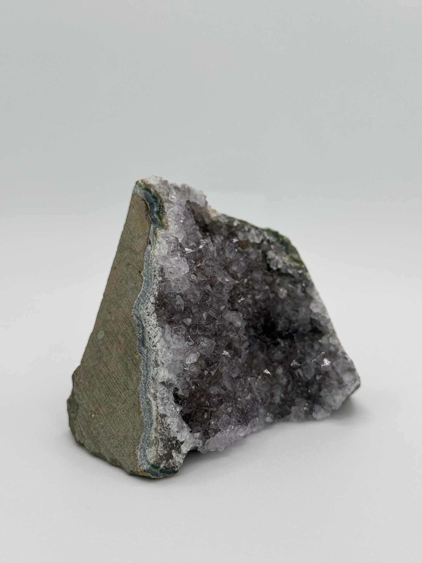 Druzy Amethyst Cutbase
